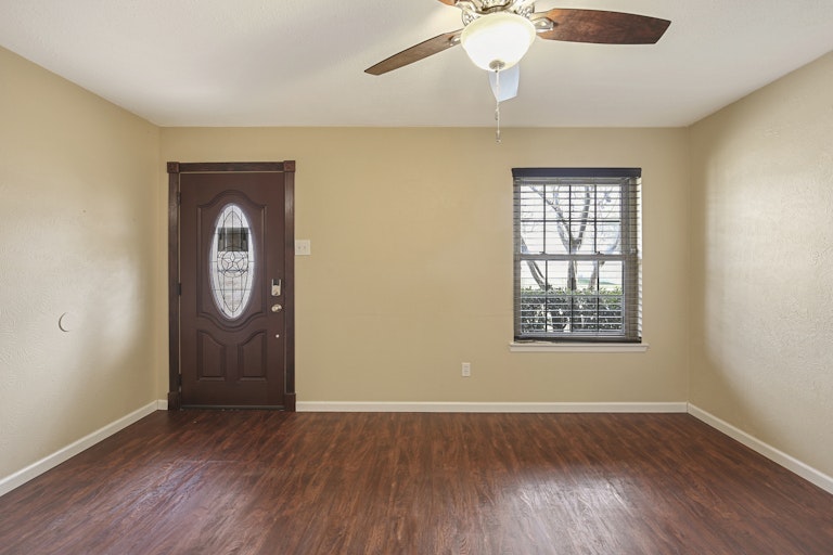 Photo 3 of 25 - 13013 Valley Forge Cir, Balch Springs, TX 75180