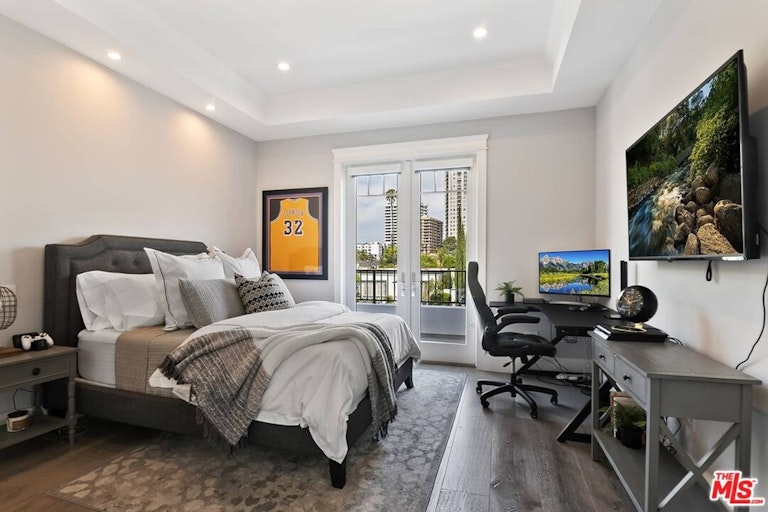 Photo 45 of 53 - 10526 Ohio Ave, Los Angeles, CA 90024