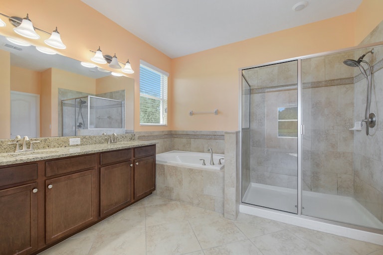 Photo 34 of 42 - 19303 Prairie Tree Pl, Tampa, FL 33647