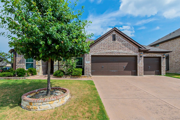 Photo 1 of 27 - 3301 Robin Trl, Melissa, TX 75454