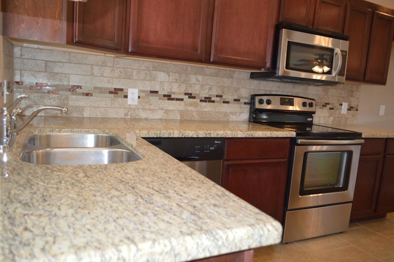 Photo 13 of 35 - 2137 W Verde Ln, Phoenix, AZ 85015