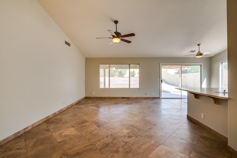 Photo 3 of 27 - 3315 N Sea Pines Cir, Mesa, AZ 85215