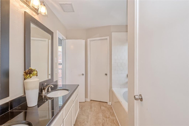 Photo 32 of 42 - 8706 Fondren Village Dr, Houston, TX 77071