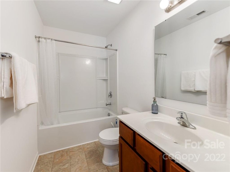 Photo 29 of 39 - 8112 Dumphries Dr, Huntersville, NC 28078