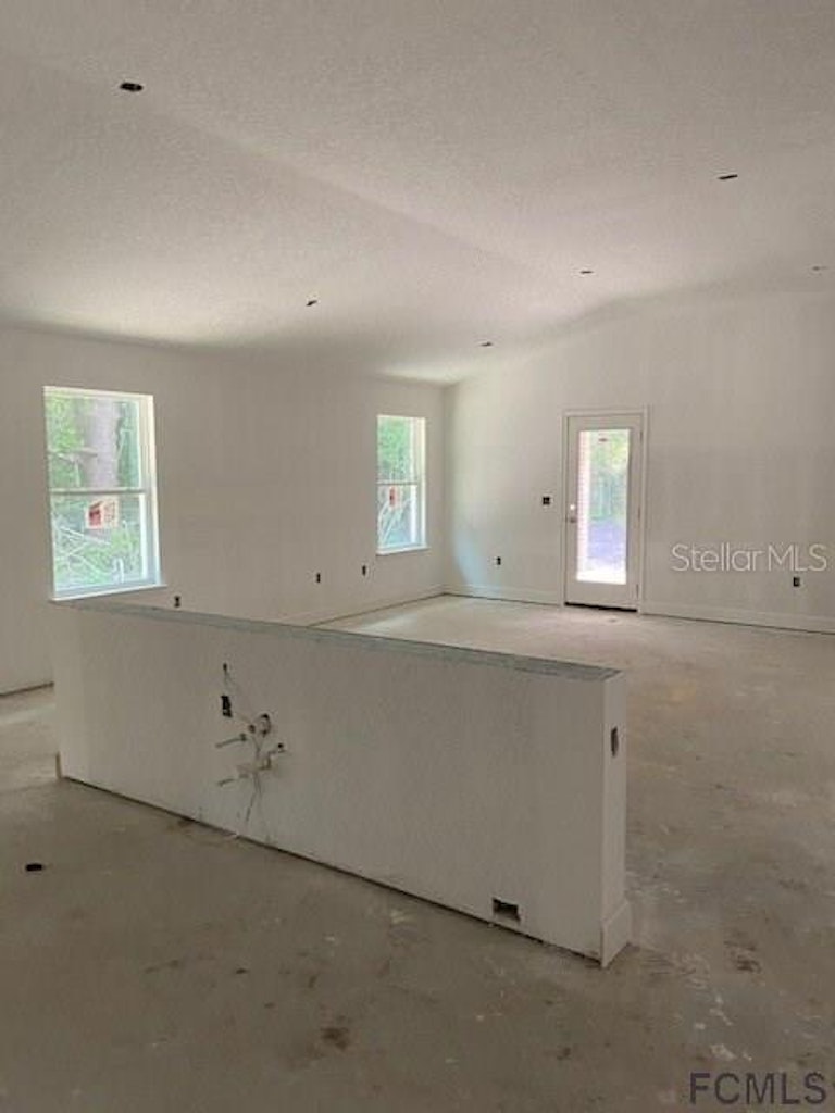 Photo 5 of 15 - 138 Sea Trl, Palm Coast, FL 32164