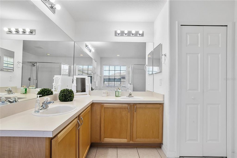 Photo 31 of 45 - 10565 Coral Key Ave, Tampa, FL 33647
