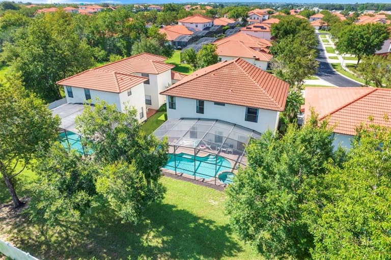 Photo 5 of 33 - 134 Sandy Point Way, Clermont, FL 34714