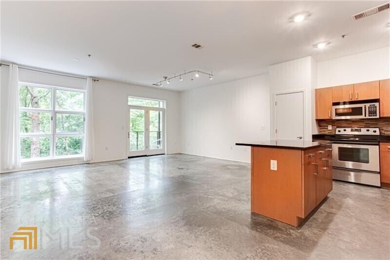 Photo 6 of 37 - 560 Dutch Valley Rd NE #2212, Atlanta, GA 30324