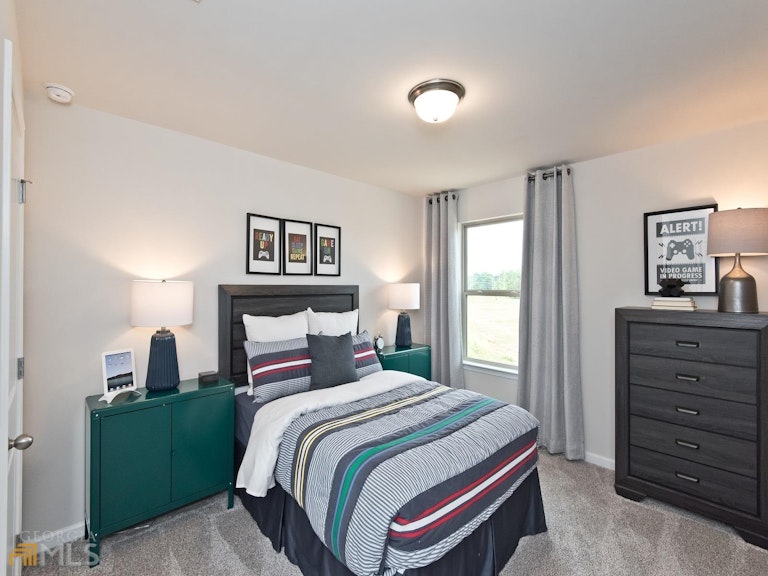 Photo 17 of 18 - 869 Sara Meadow Rd, Loganville, GA 30052