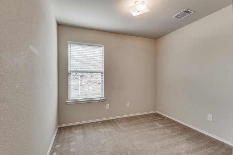 Photo 16 of 21 - 2108 Meadow View Dr, Princeton, TX 75407