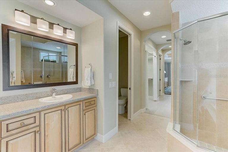 Photo 22 of 53 - 7711 Ashley Cir, Bradenton, FL 34201