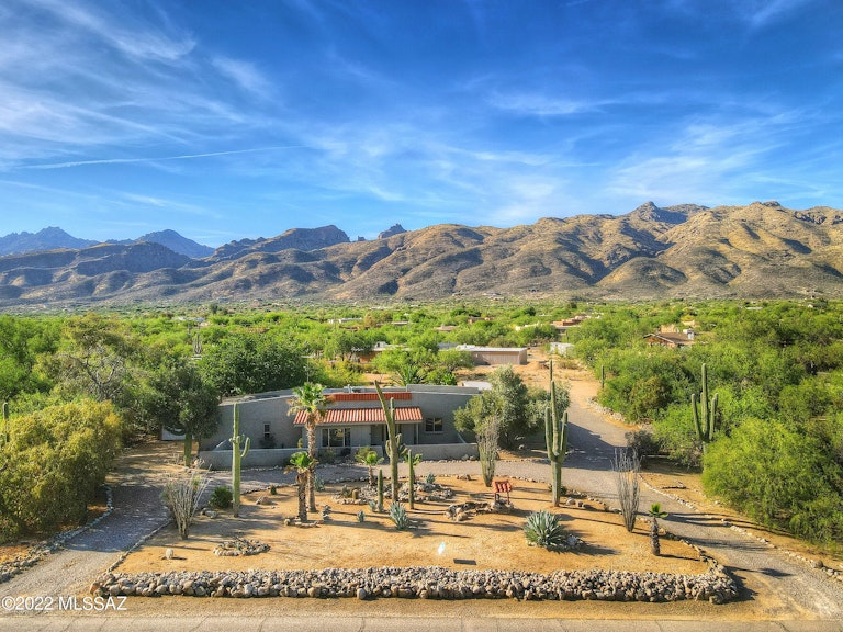 Photo 1 of 42 - 10405 E Calle Descanso, Tucson, AZ 85749