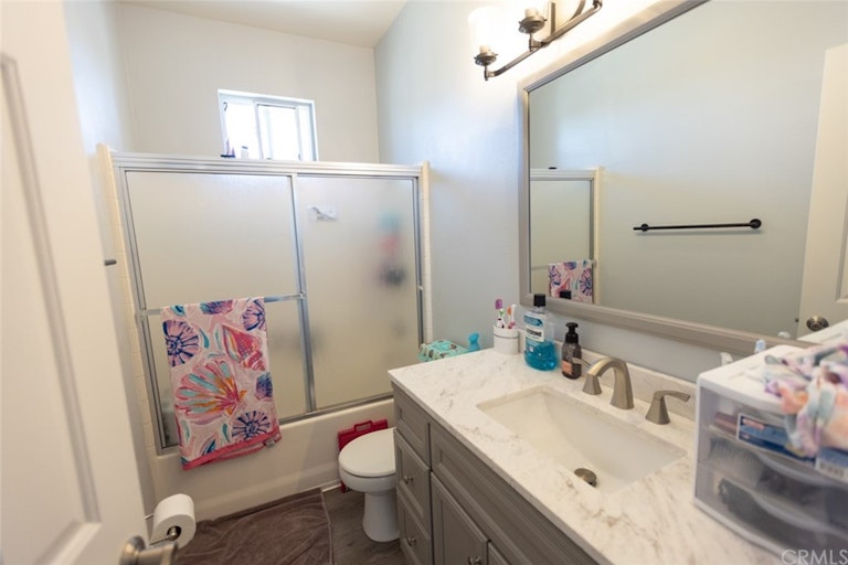 Photo 19 of 25 - 1480 Cherrywood Cir, Corona, CA 92881