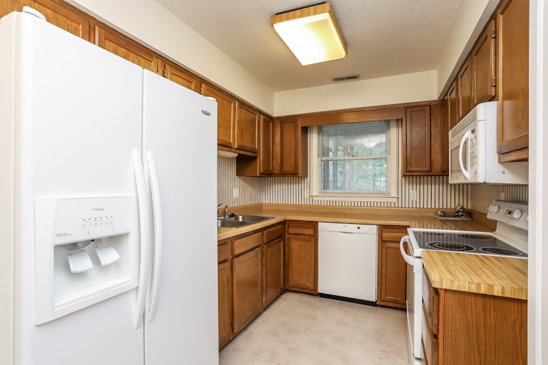 Photo 3 of 24 - 7240 Mine Shaft Rd, Raleigh, NC 27615