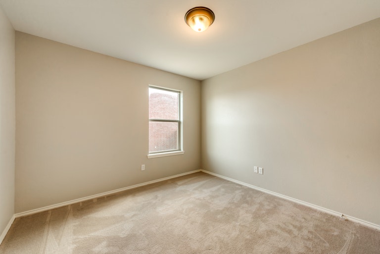 Photo 21 of 27 - 938 Mazatlan Dr, Arlington, TX 76002
