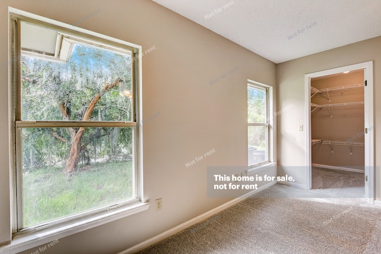Photo 26 of 33 - 10435 Marble Egret Ct W, Jacksonville, FL 32257