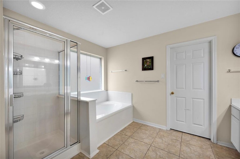 Photo 21 of 33 - 22302 Lamaster Ln, Spring, TX 77373