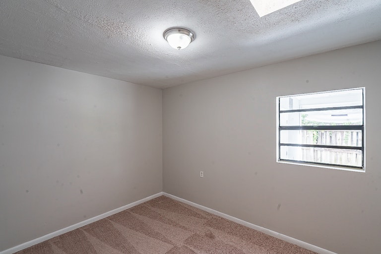 Photo 23 of 26 - 207 E Lake Mary Dr, Orlando, FL 32839