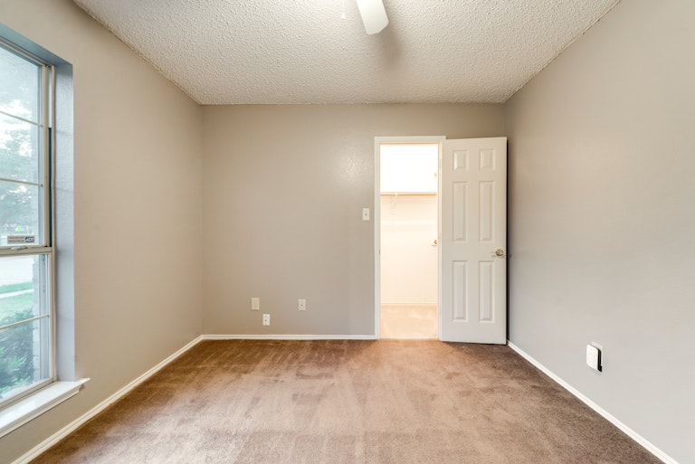 Photo 26 of 30 - 2516 Helen Ln, Mesquite, TX 75181
