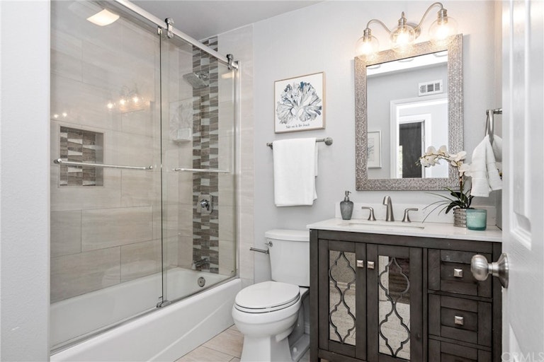 Photo 27 of 36 - 331 Monterey Cir, Placentia, CA 92870