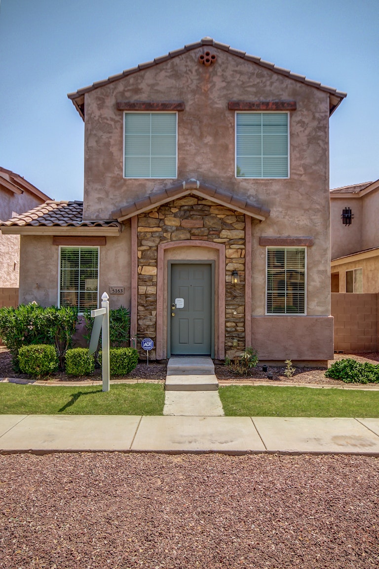 Photo 1 of 23 - 5163 W Illini St, Phoenix, AZ 85043