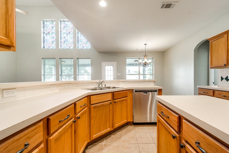 Photo 10 of 37 - 1610 Warrington Way, Forney, TX 75126
