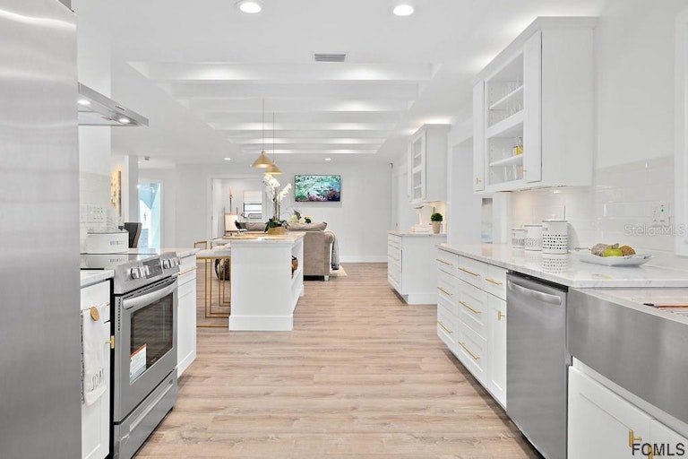 Photo 5 of 26 - 75 Blare Castle Dr, Palm Coast, FL 32137