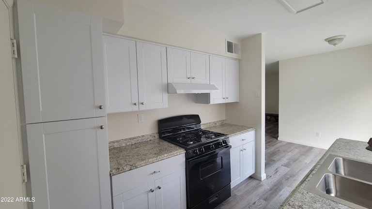 Photo 9 of 20 - 2228 W Danbury Rd, Phoenix, AZ 85023