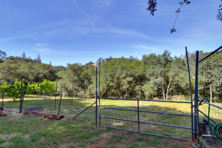 Photo 67 of 98 - 4540 Meadow Creek Rd, Placerville, CA 95667