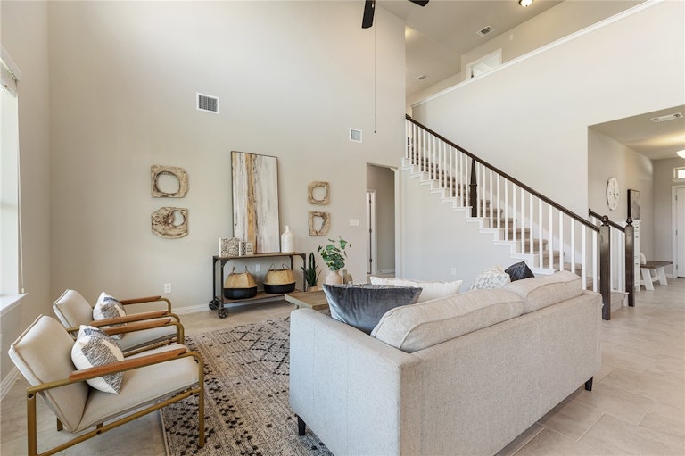 Photo 15 of 39 - 2961 Consuelo Way, Round Rock, TX 78665