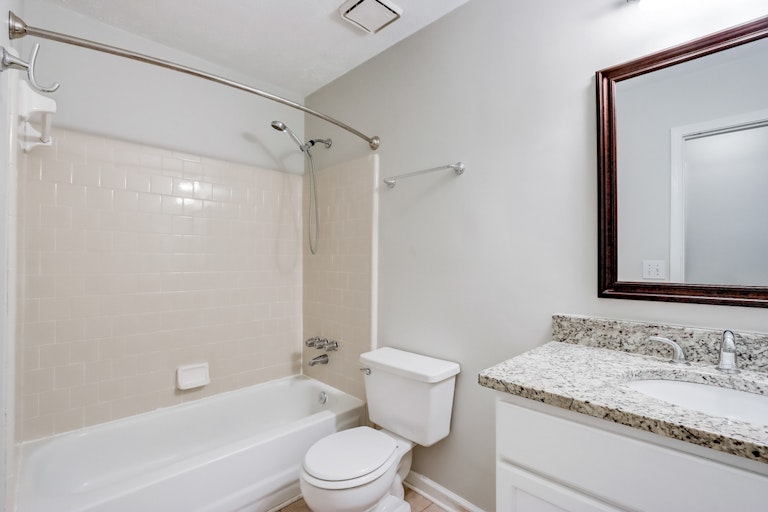 Photo 17 of 23 - 690 Paris Dr, Lawrenceville, GA 30043
