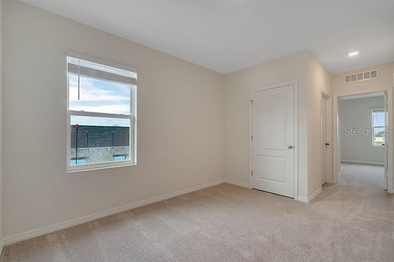 Photo 17 of 19 - 2585 Shamrock St, Tavares, FL 32778