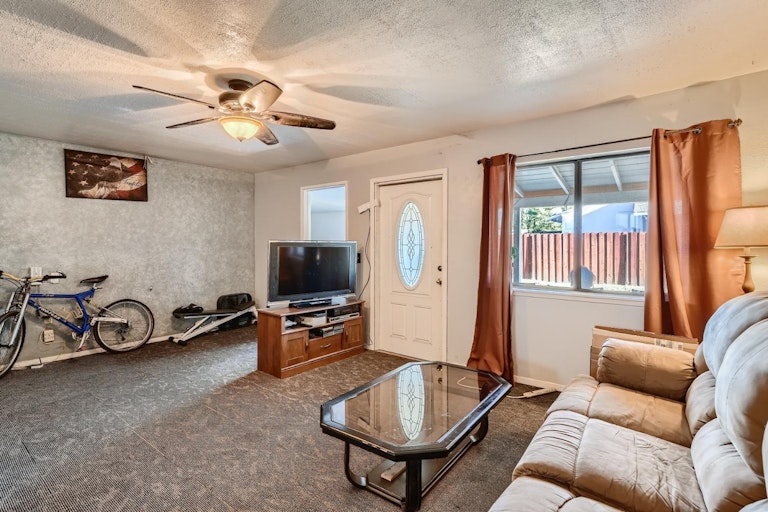 Photo 11 of 35 - 3538 Tarro Way, Carmichael, CA 95608
