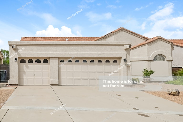 Photo 1 of 27 - 990 S Avenida Los Reyes, Tucson, AZ 85748