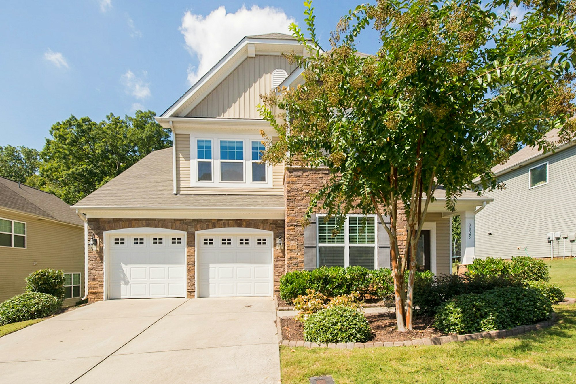 Photo 1 of 34 - 3025 Ainsley Ln, Belmont, NC 28012