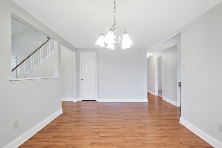 Photo 10 of 25 - 10605 Cobblestone Dr, Benbrook, TX 76126