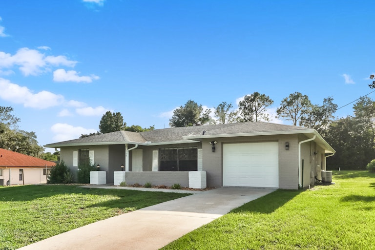 Photo 1 of 27 - 1195 Glowood Ave, Spring Hill, FL 34609