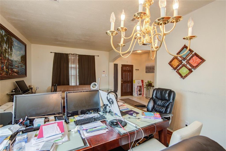Photo 12 of 50 - 16651 Keegans Ridge Way Dr, Houston, TX 77083