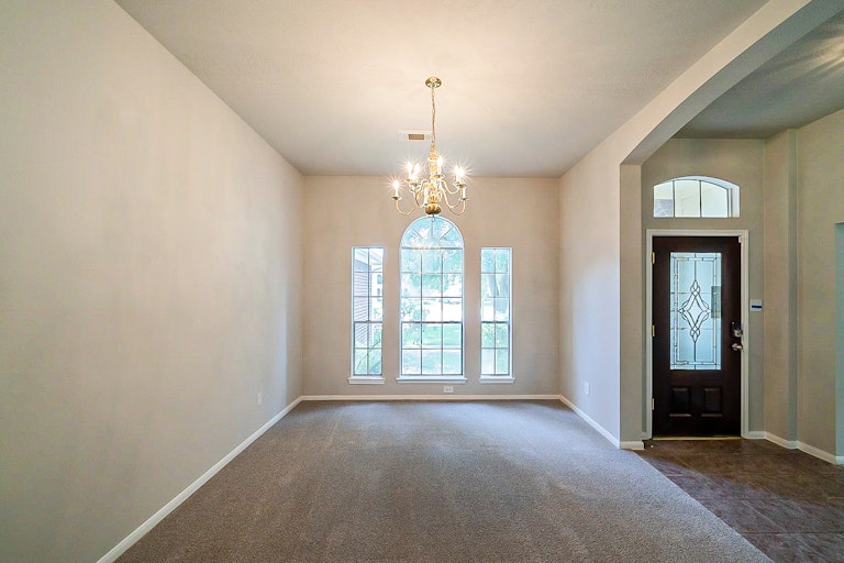 Photo 23 of 35 - 2731 Briarloch Ln, Houston, TX 77073