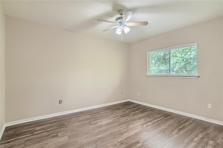 Photo 18 of 24 - 3002 Killdeer Ln, Humble, TX 77396