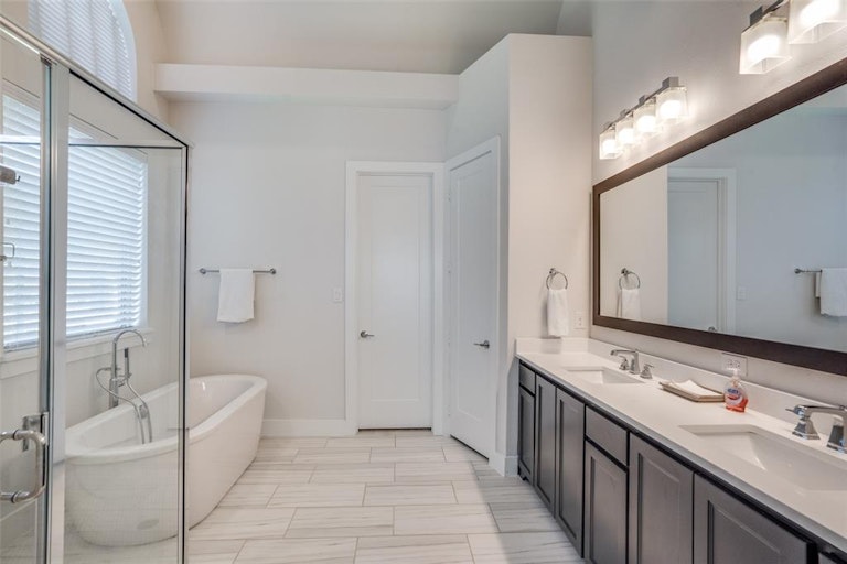 Photo 30 of 40 - 10556 Wintergreen Dr, Frisco, TX 75035
