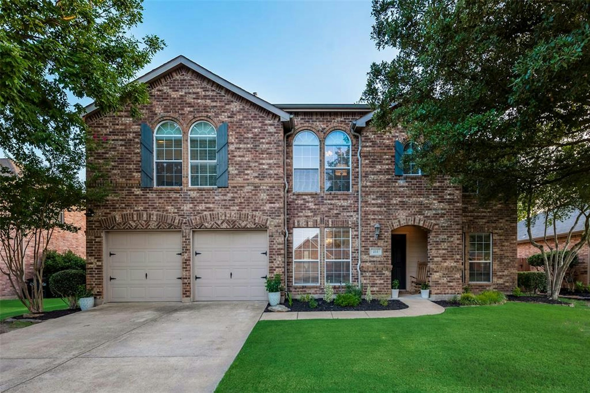 Photo 1 of 37 - 211 Pinewood Trl, Forney, TX 75126