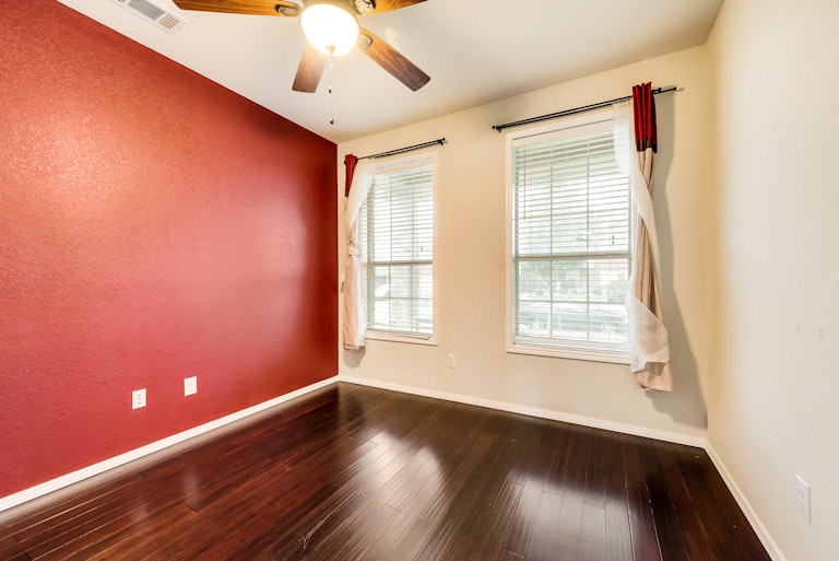 Photo 5 of 27 - 8520 Cumberland Gap Dr, Fort Worth, TX 76244