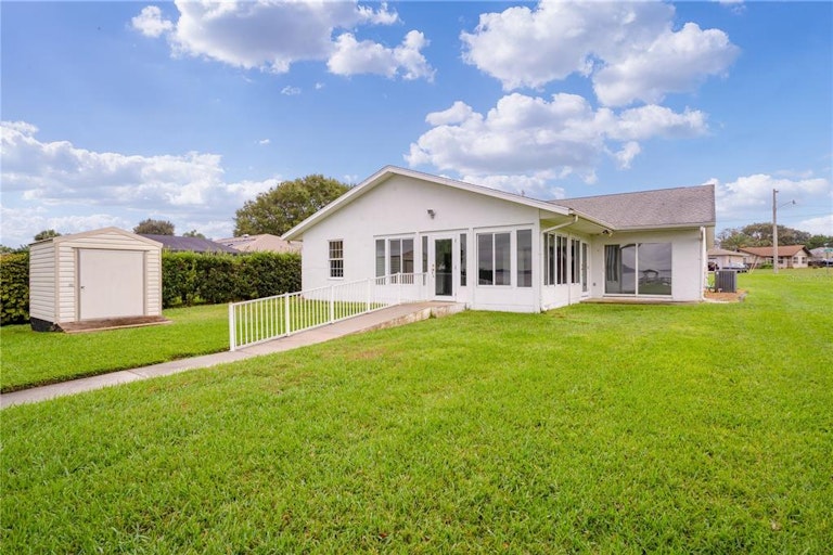 Photo 23 of 31 - 33436 Picciola Dr, Fruitland Park, FL 34731