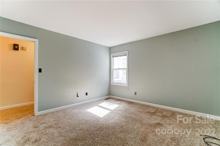Photo 15 of 46 - 6538 Dougherty Dr, Charlotte, NC 28213