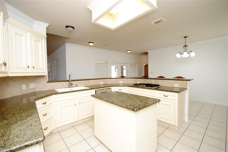 Photo 20 of 41 - 3118 Canyon Oak Ct, Houston, TX 77068