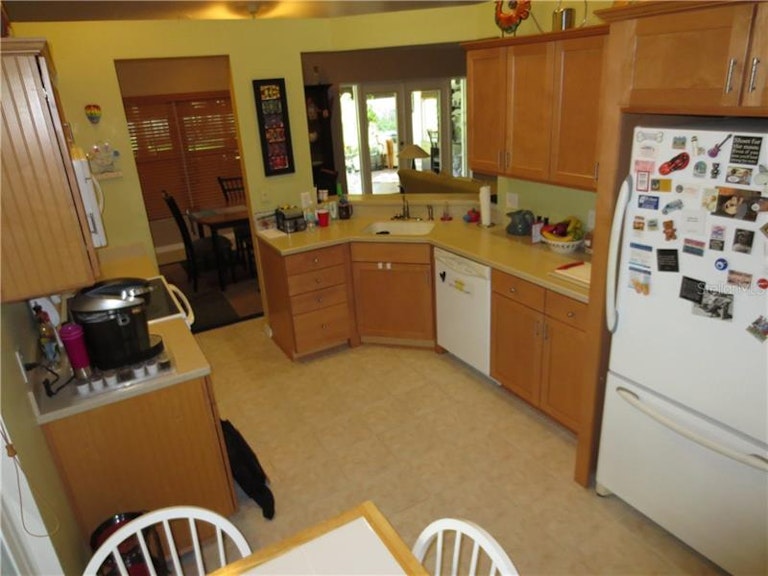 Photo 16 of 24 - 1701 Hunter Ln, Tarpon Springs, FL 34689