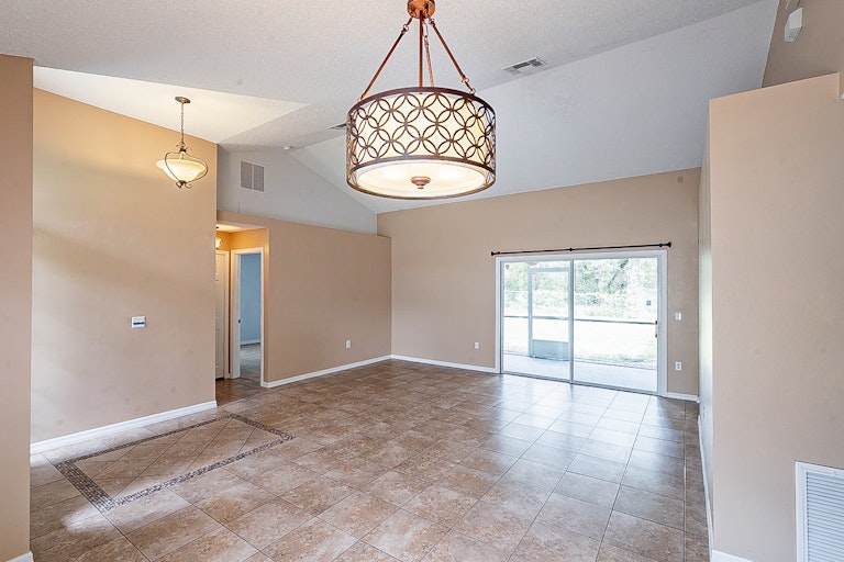 Photo 13 of 29 - 1170 Howland Blvd, Deltona, FL 32738