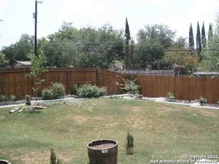 Photo 3 of 4 - 310 Rustic Stable, San Antonio, TX 78227
