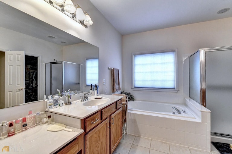 Photo 33 of 56 - 725 Gran Heritage Way, Dacula, GA 30019
